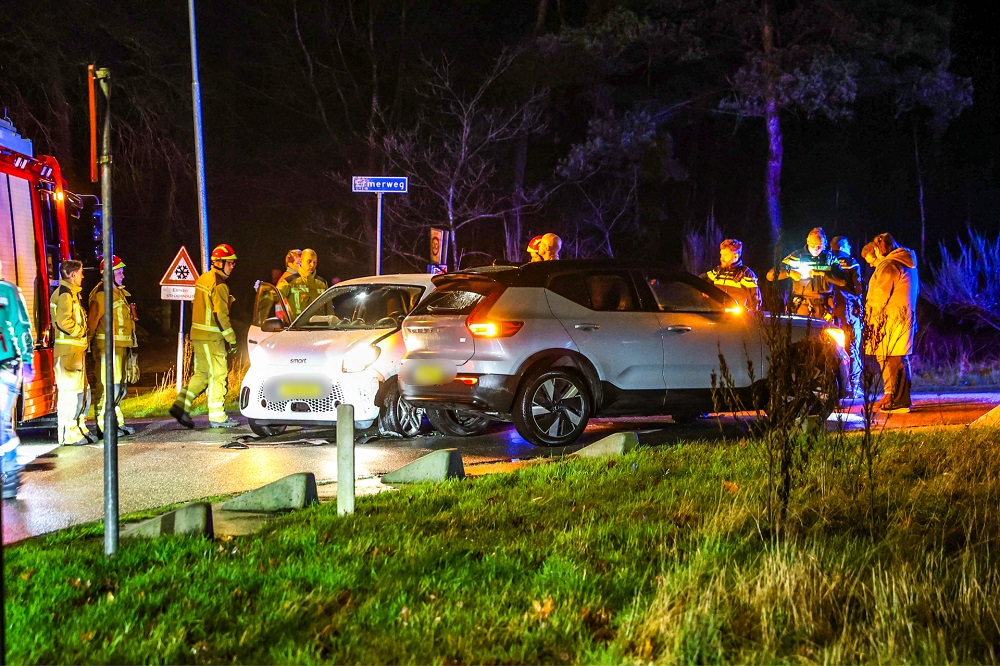 Gewonde na botsing tussen twee auto’s op kruising