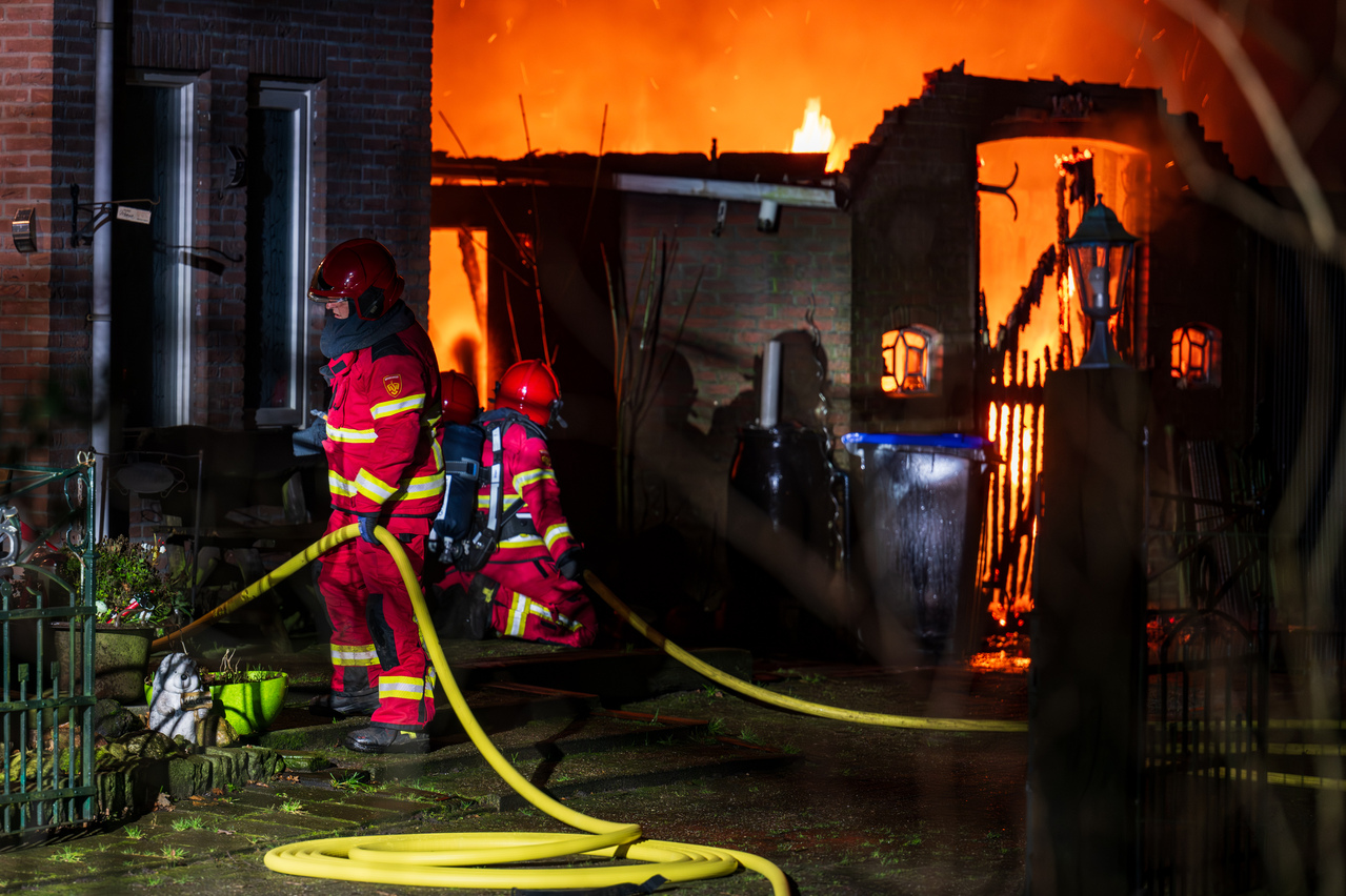 Felle brand verwoest schuur