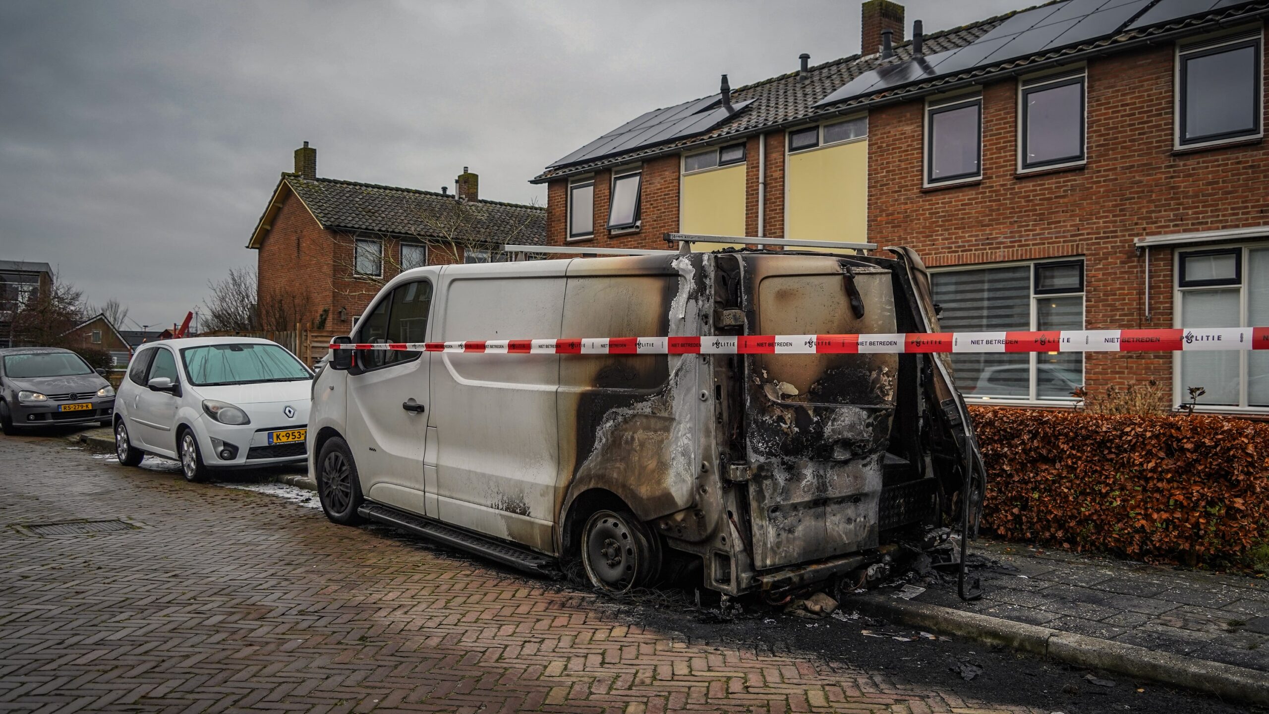 Bestelbus verwoest door brand