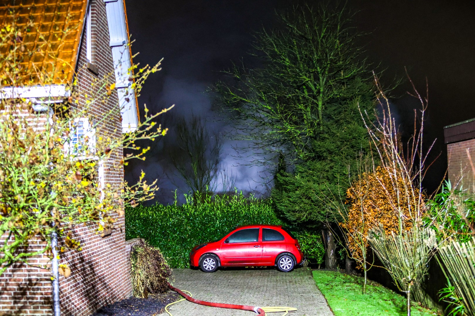Brand verwoest schuurt