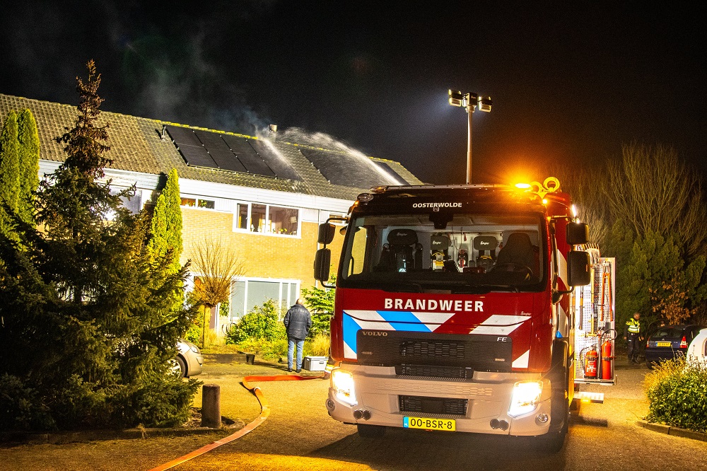 Forse schoorsteenbrand, buren geëvacueerd