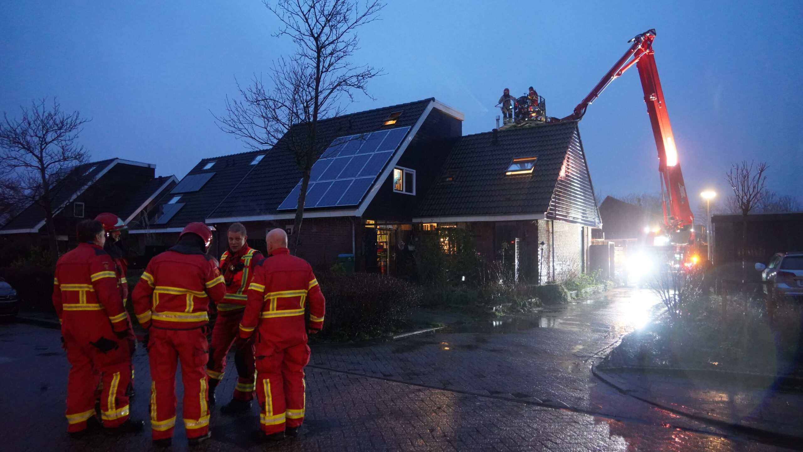 Brandweer ingezet voor woningbrand