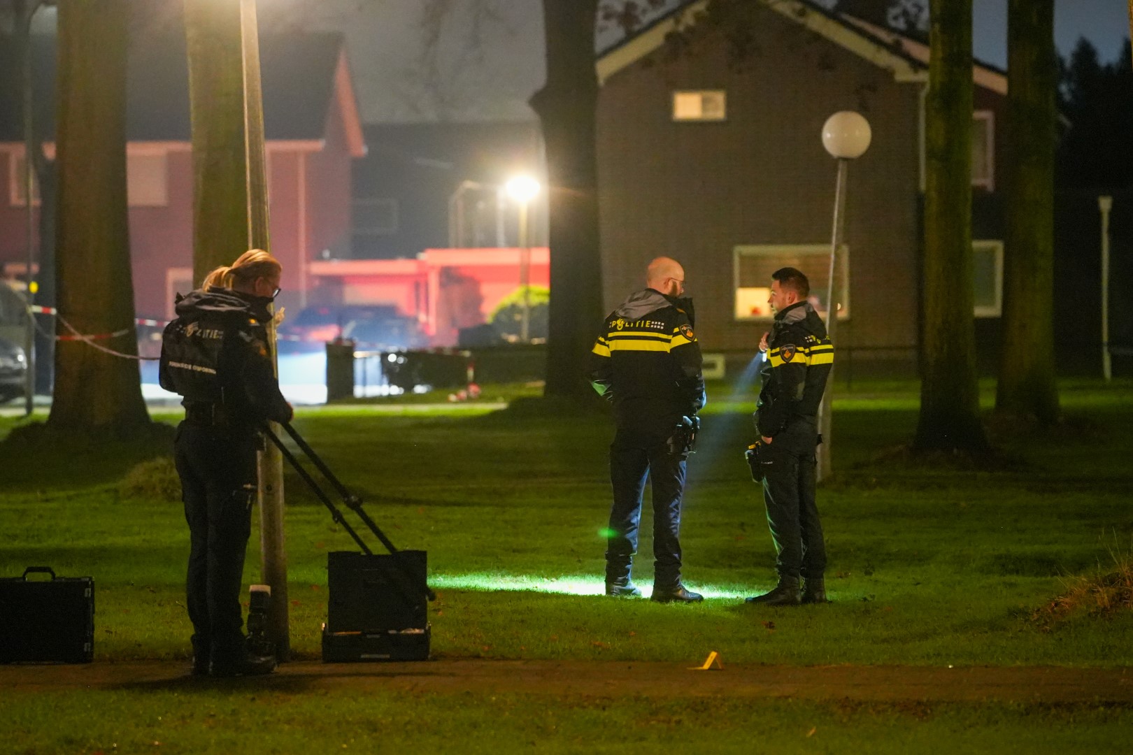 Eén persoon gewond na steekincident, dader gezocht