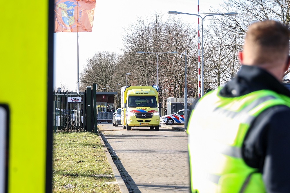 Zwaargewonde bij mogelijk steekincident in AZC