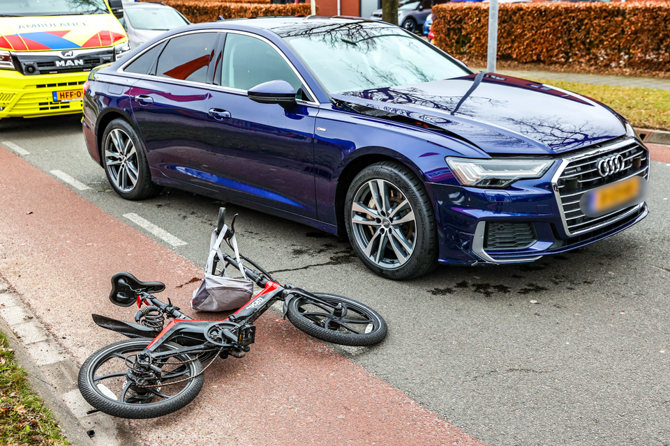 Fietser gewond na aanrijding met auto