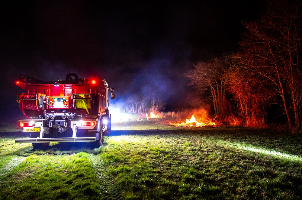 Buitenbrand snel geblust met nieuw brandweervoertuig