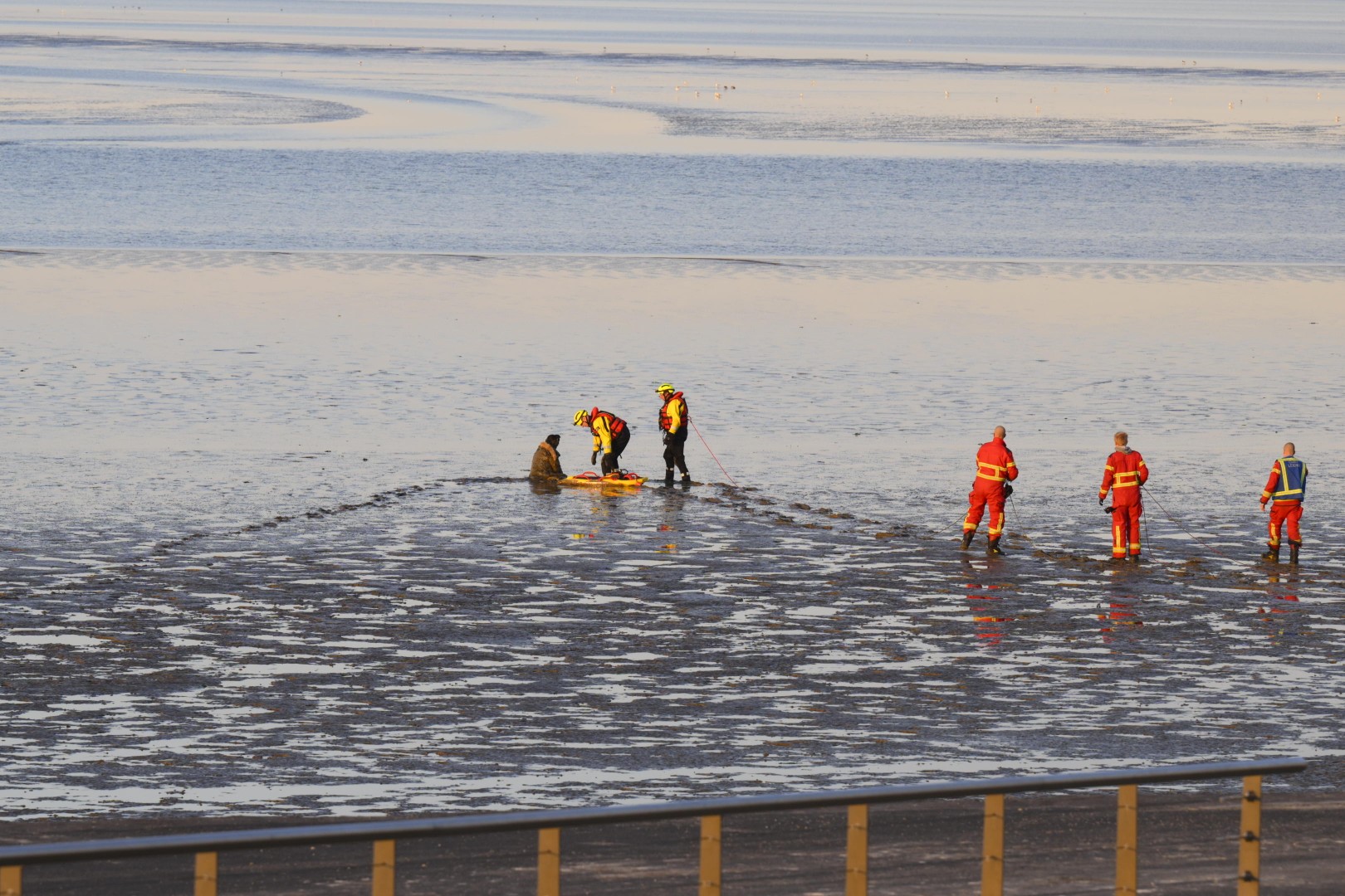 Persoon vast in drijfzand
