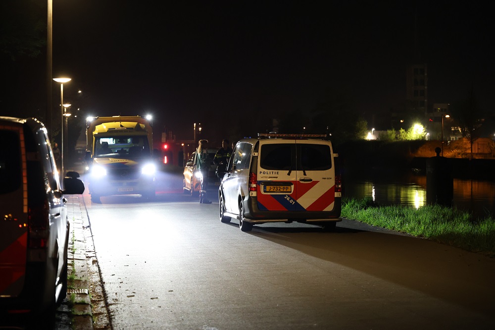 Automobilist verliest macht over stuur en belandt in kanaal
