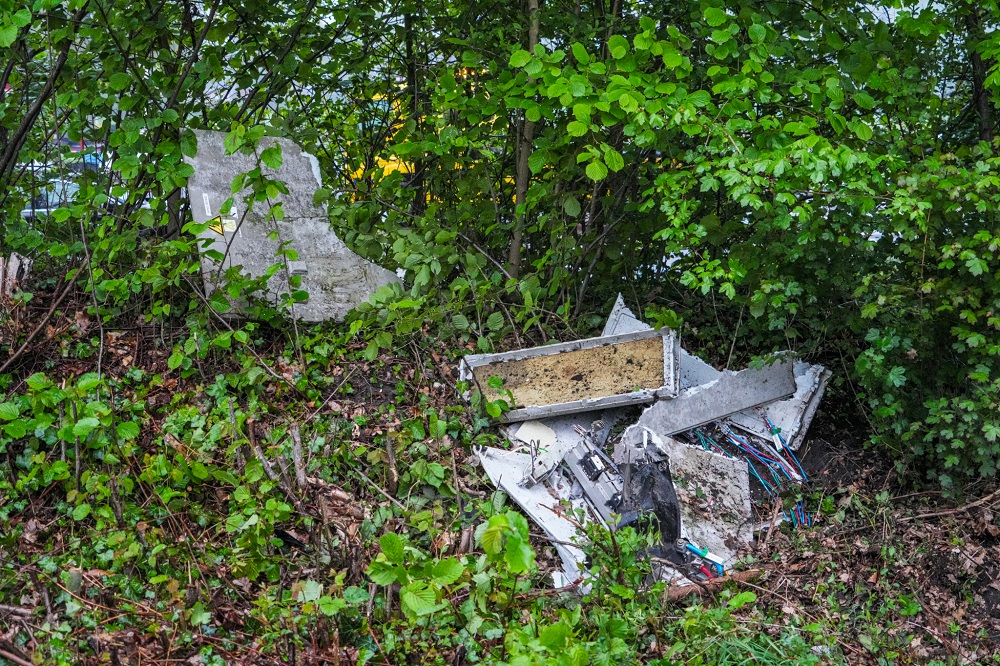 Stroomstoring nadat auto tegen stroomkast botst