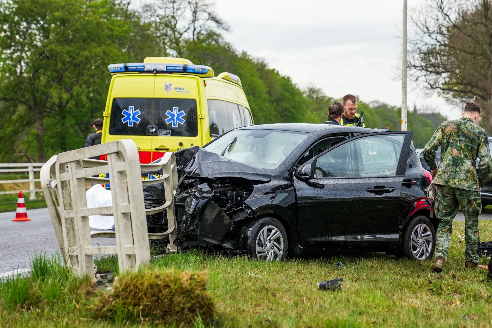 Twee personen gewond na botsing op kruispunt