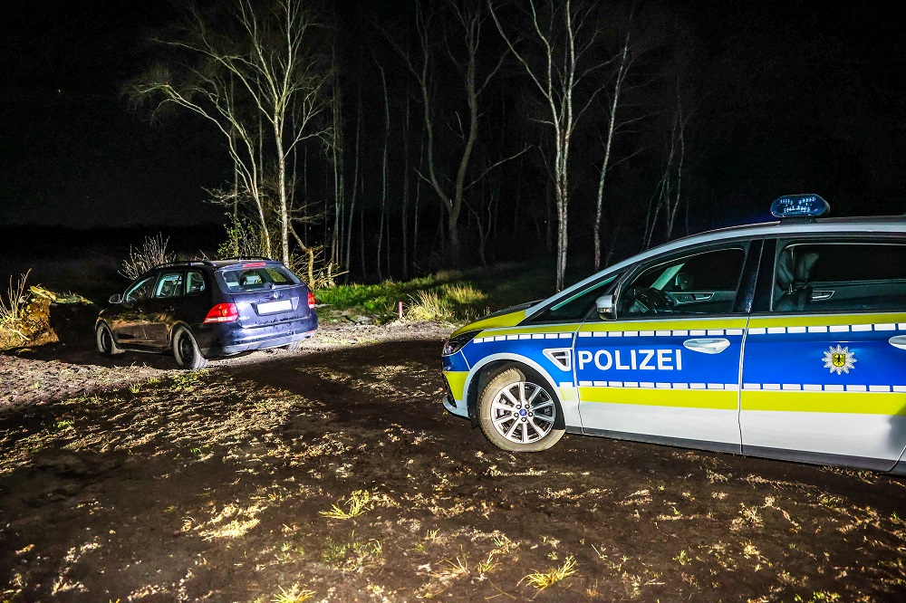 Automobilist vlucht bij grenscontrole, twee verdachten aangehouden na achtervolging