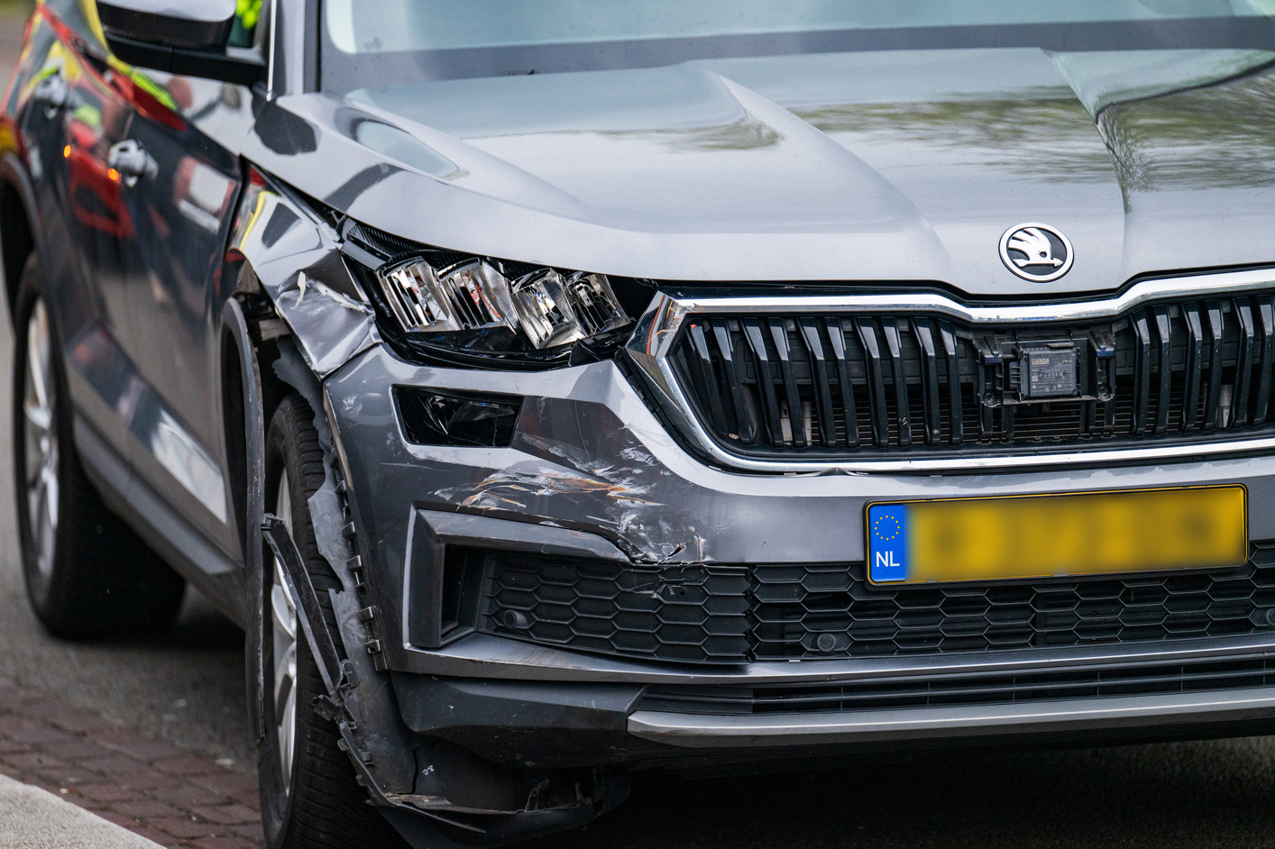 Gewonde na aanrijding tussen twee personenauto’s