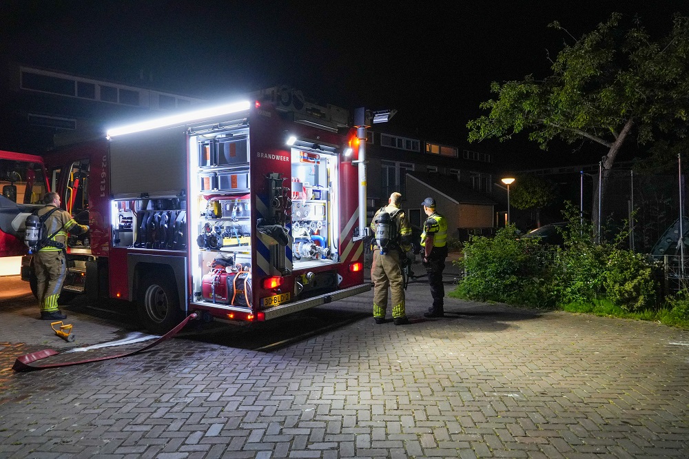 Brand in tuin van woning snel onder controle