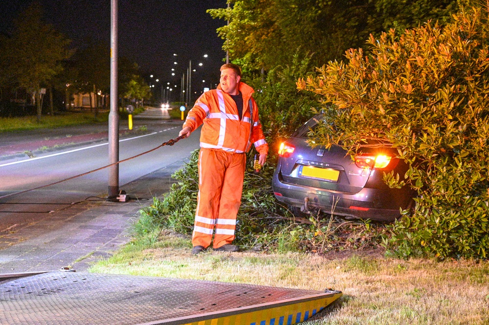 Dronken automobilist belandt in bosjes en wordt aangehouden
