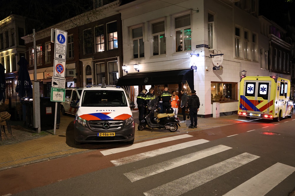 Voetganger geschept tijdens oversteken