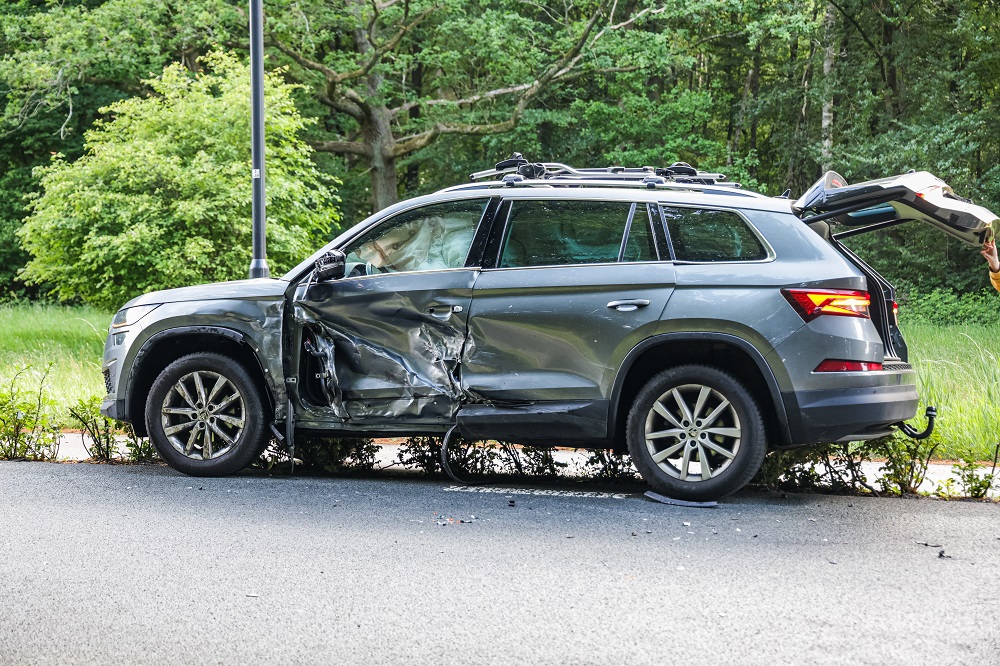 Veel blikschade na botsing, politie onderzoekt oorzaak
