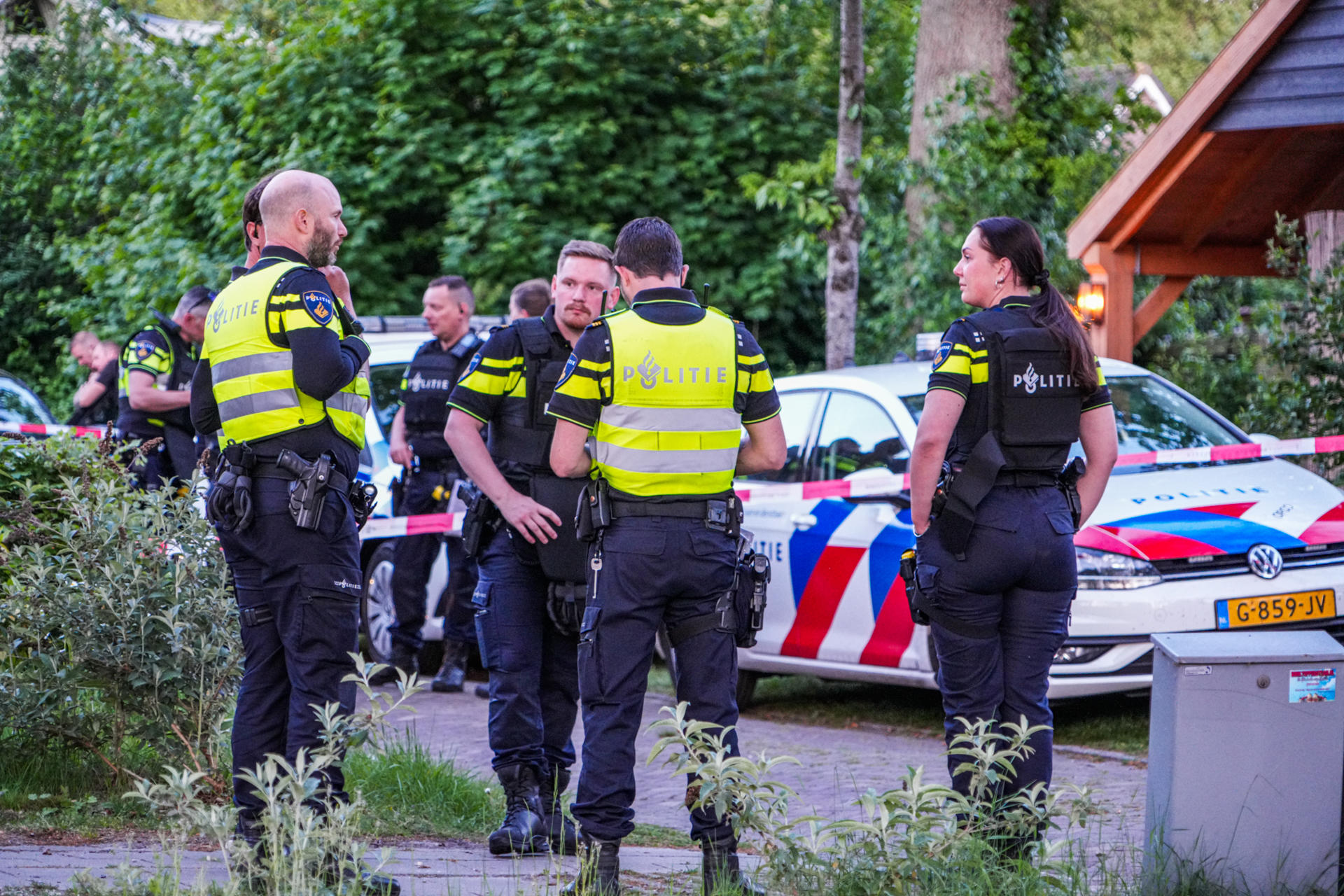 Groot politieonderzoek na incident, mogelijk schoten gehoord