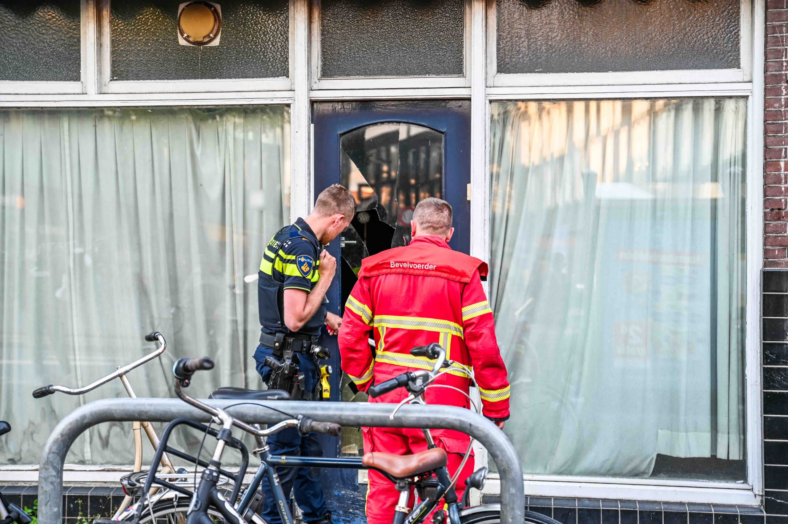 Brand in vermoedelijk bewoond slooppand