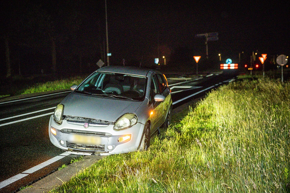 Auto achtergelaten na ongeval, bestuurder spoorloos
