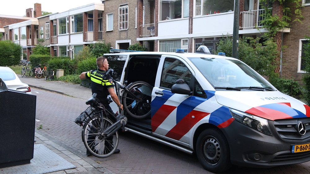 Fietser slaat op de vlucht voor politie