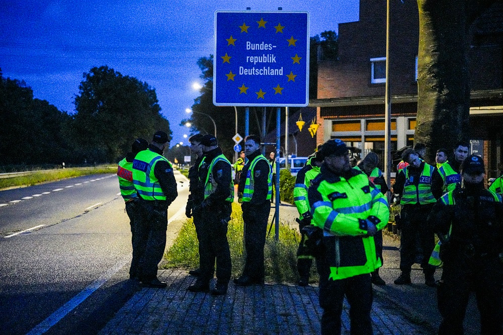 Opnieuw groep mensen en politie op grens bij Ter Apel, geen nieuwe ‘controles’
