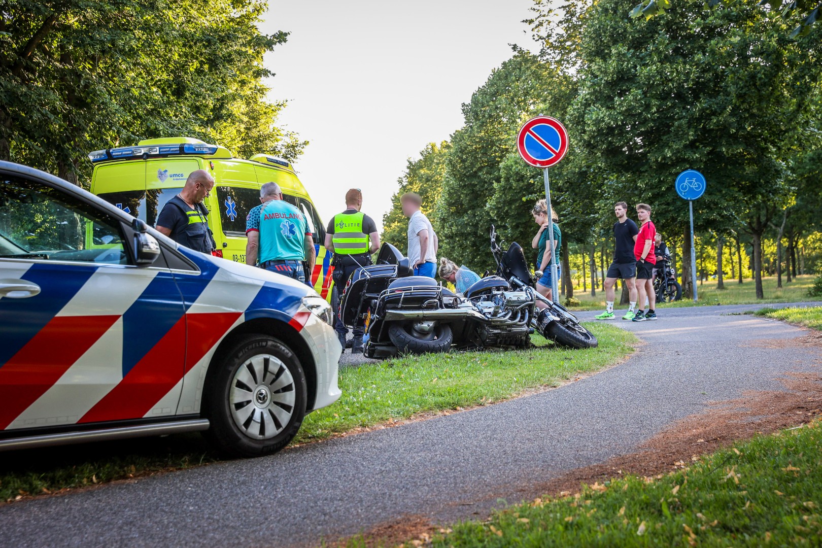 Motorrijder gewond bij eenzijdig ongeval in bocht