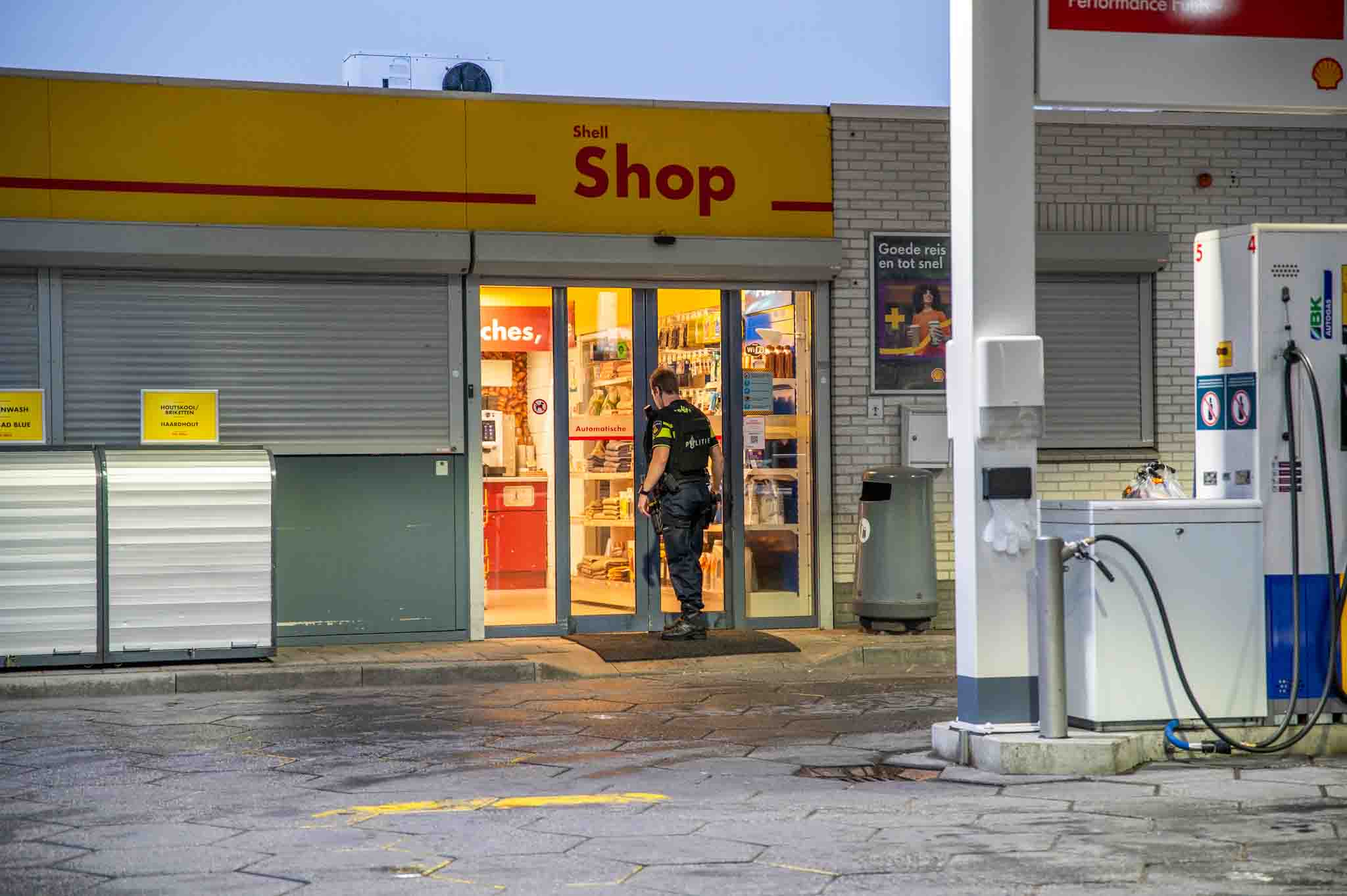 Politie zoekt jongeman na verdachte situatie bij tankstation