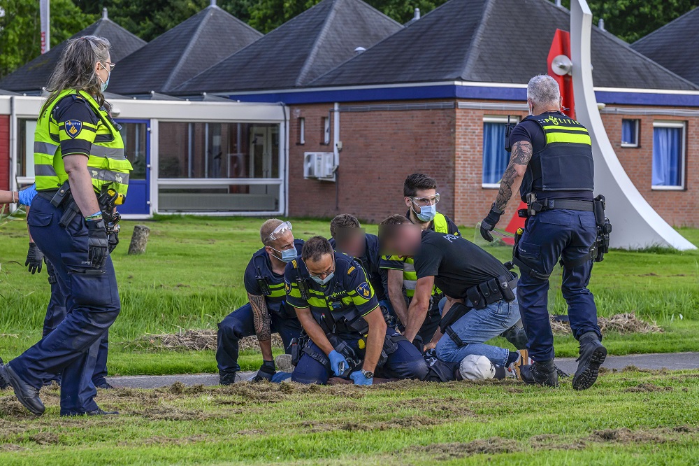 UPDATE: Politiemacht ingezet voor aanhouding van verdachte