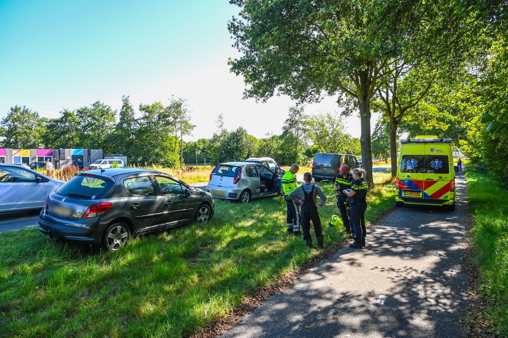 Drie auto’s botsen op N358: Één bestuurder aangehouden na positieve drugstest