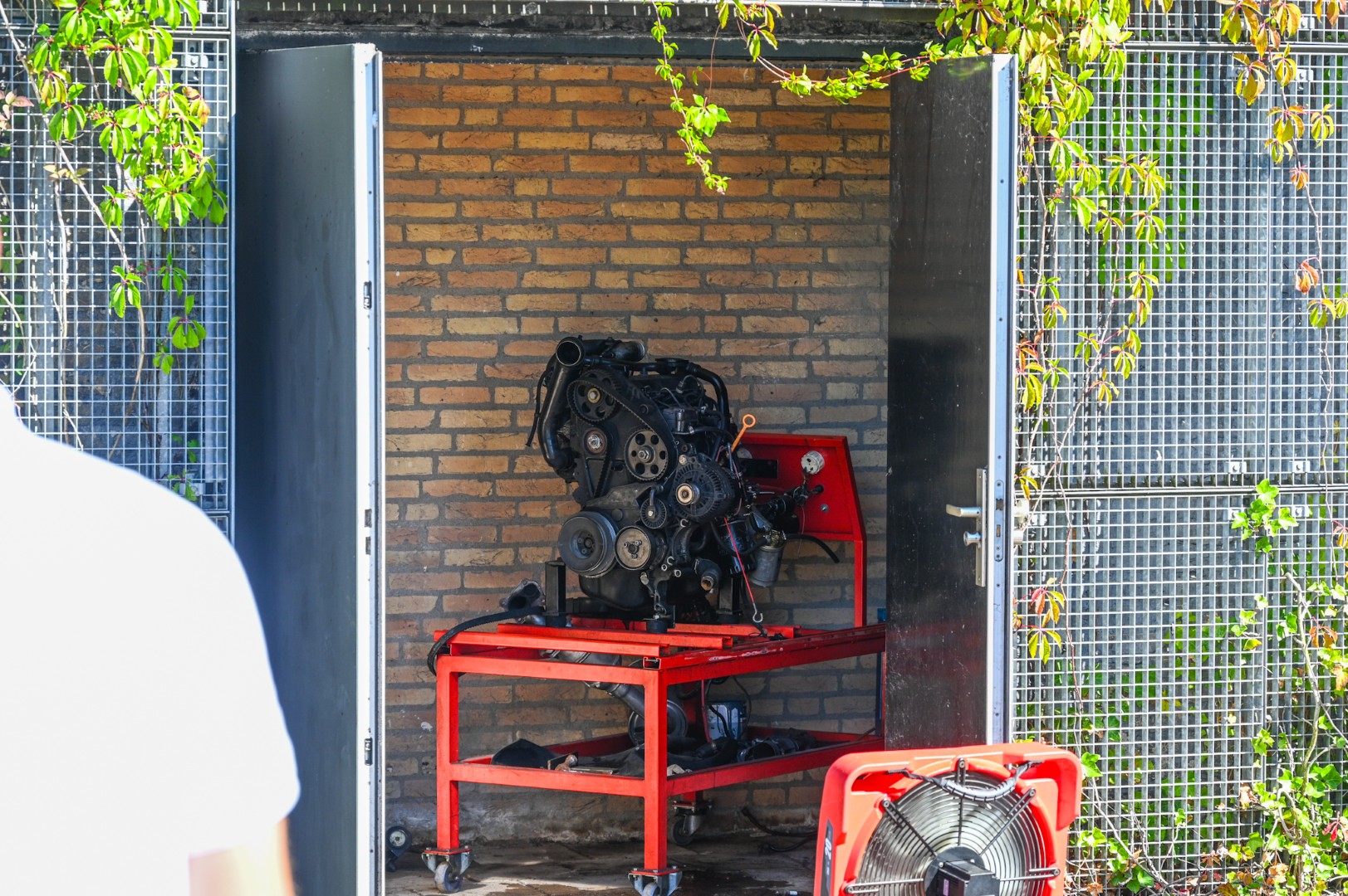 Brand in elektriciteitshuis bij school