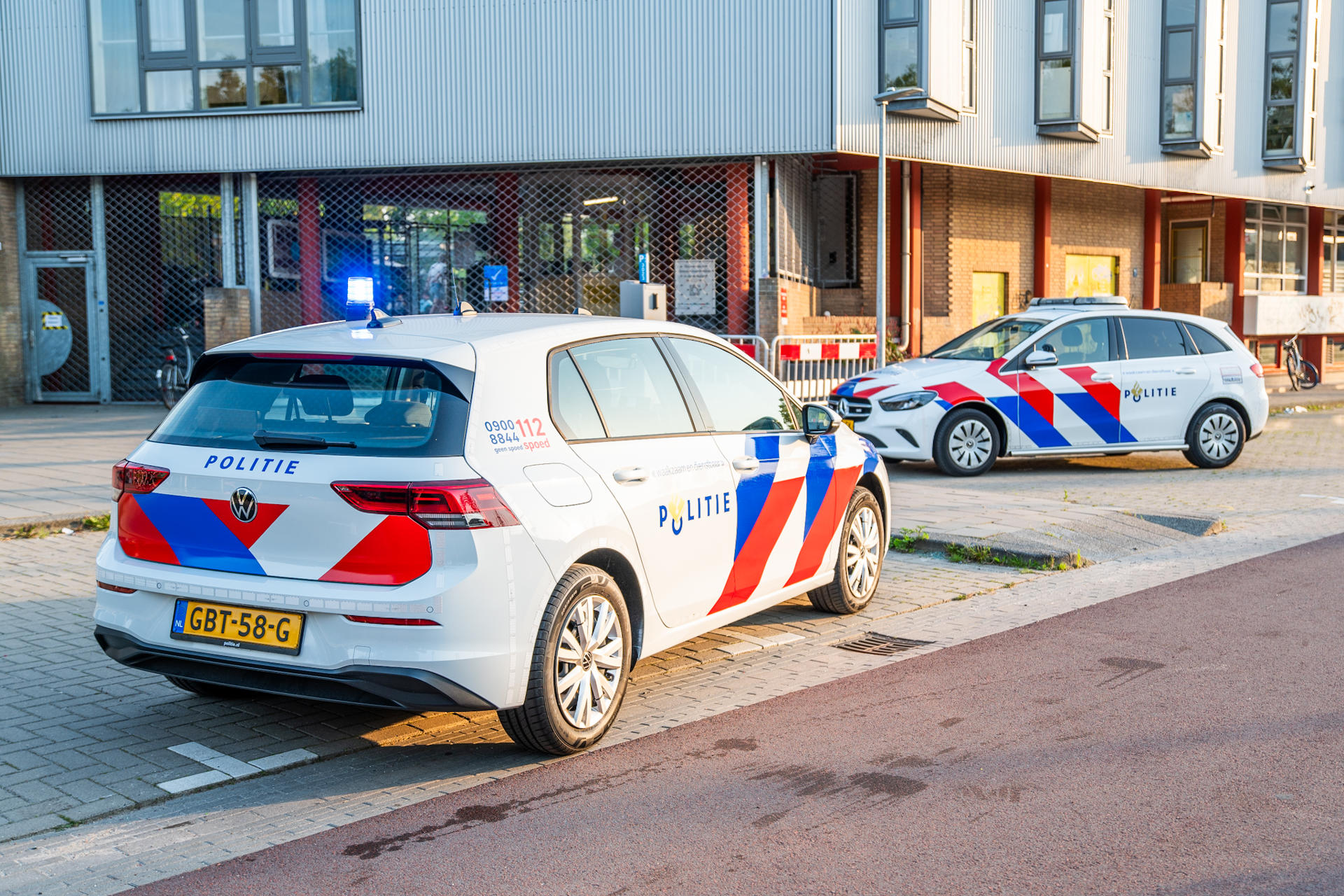 UPDATE: Openluchtzwembad ontruimd om mogelijk schietincident: ’Ongeveer 750 mensen aanwezig’