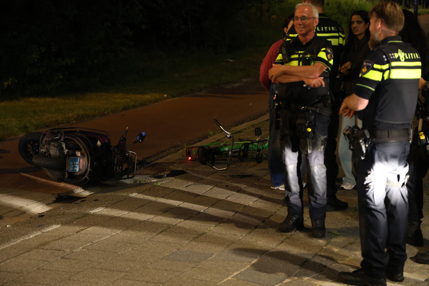 Scooterrijder gewond na aanrijding met fietser