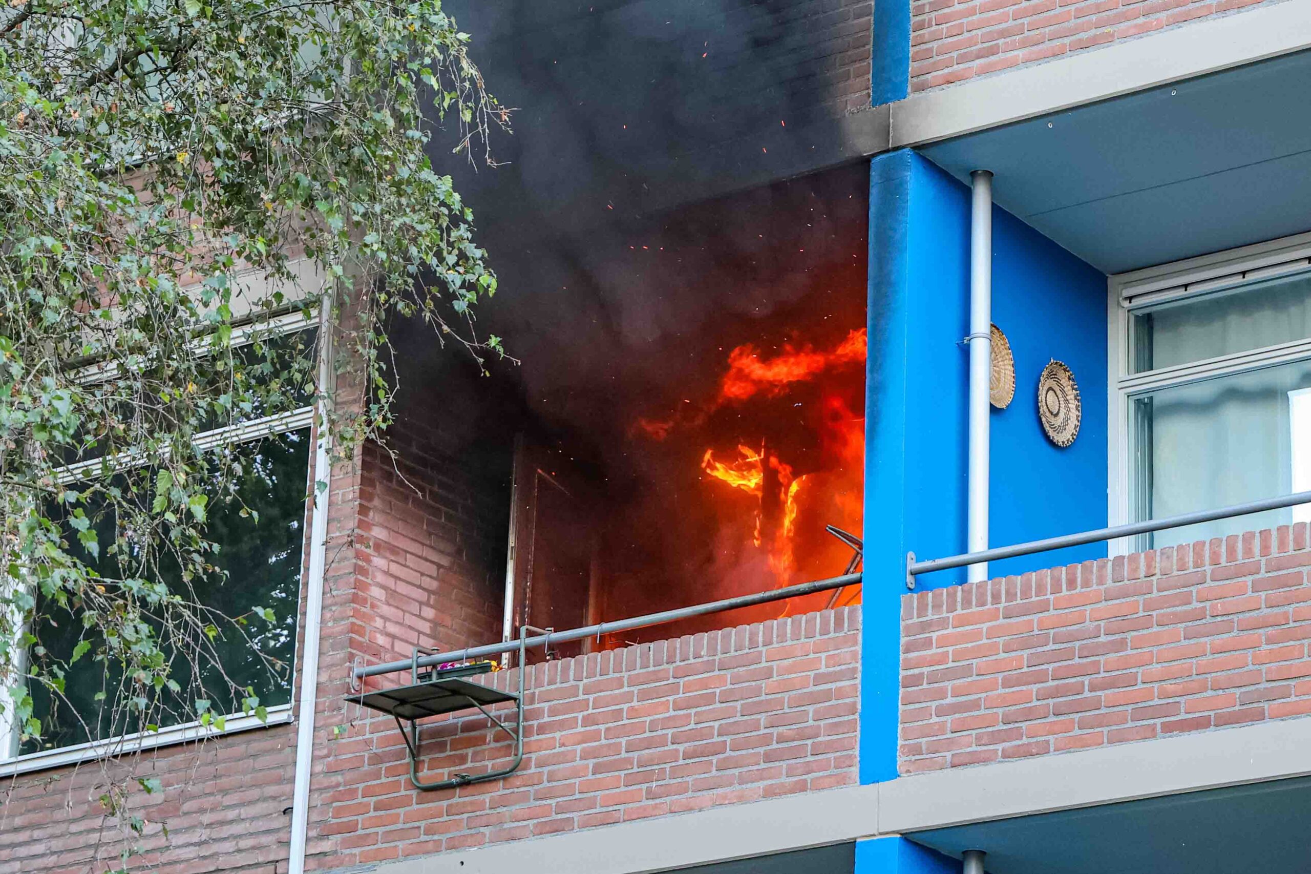 Flat ontruimd vanwege uitslaande woningbrand