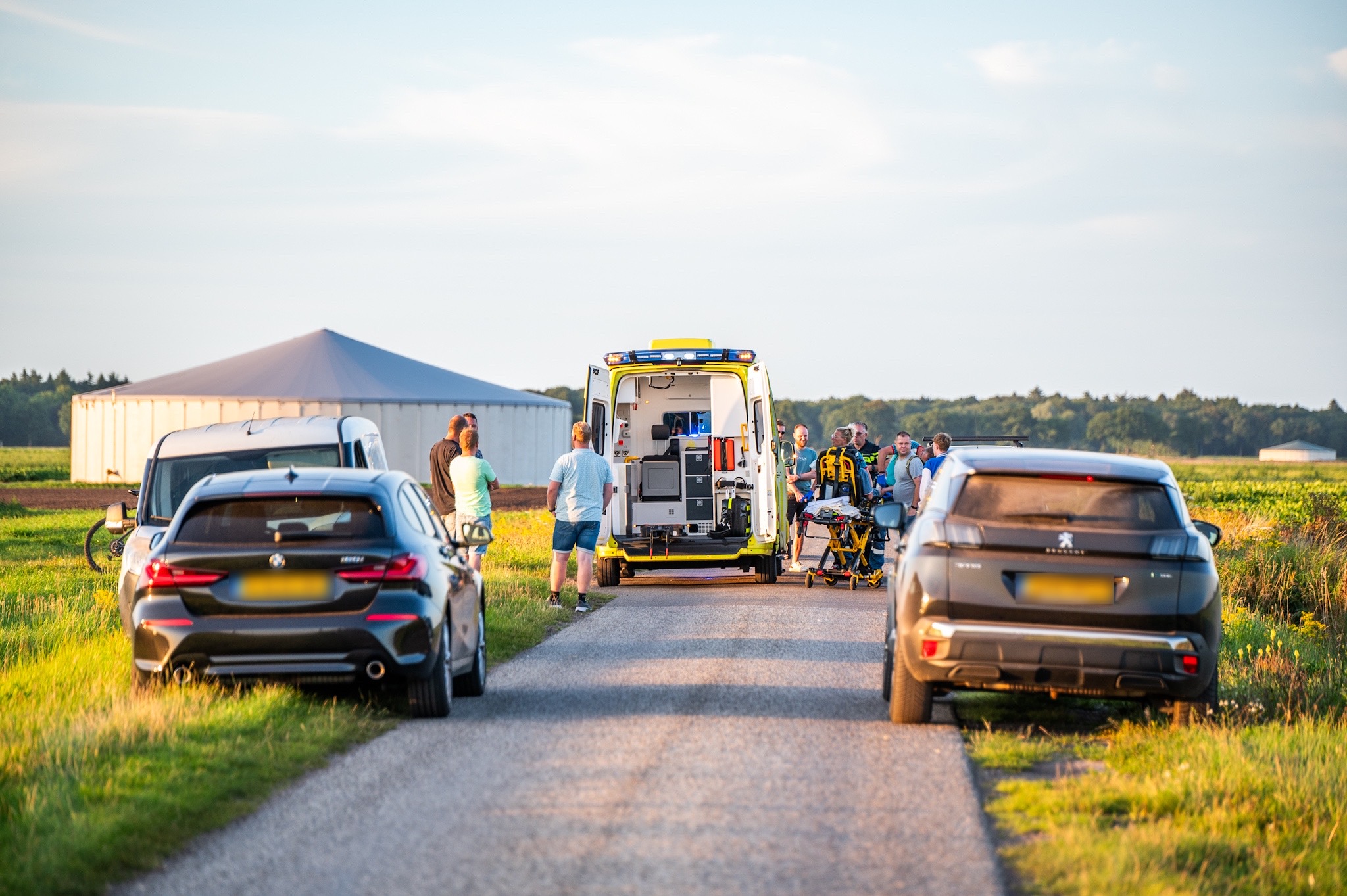 Bestuurder schrikt van agressief gedrag tijdens wandeling