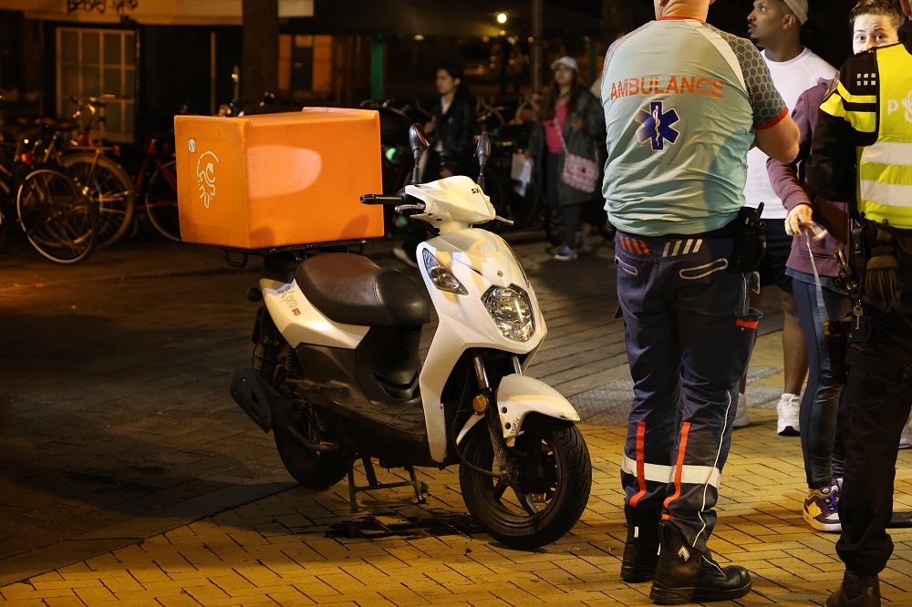 Maaltijdbezorger gewond na valpartij