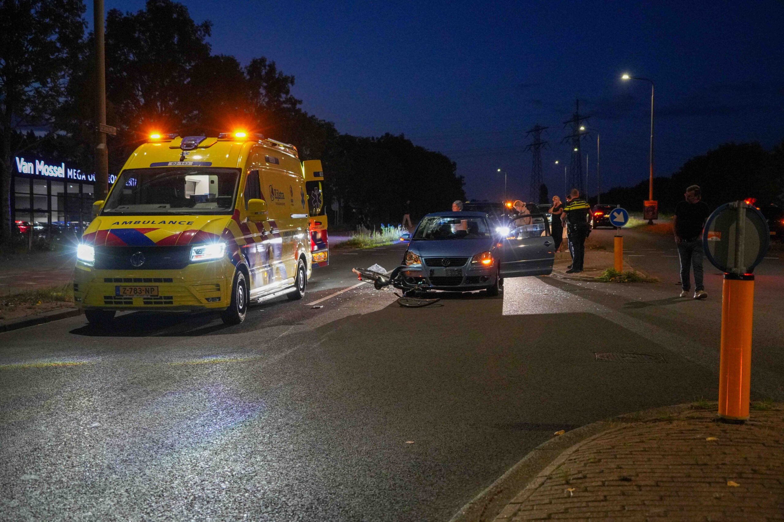 Fietser gewond bij aanrijding met auto op kruising