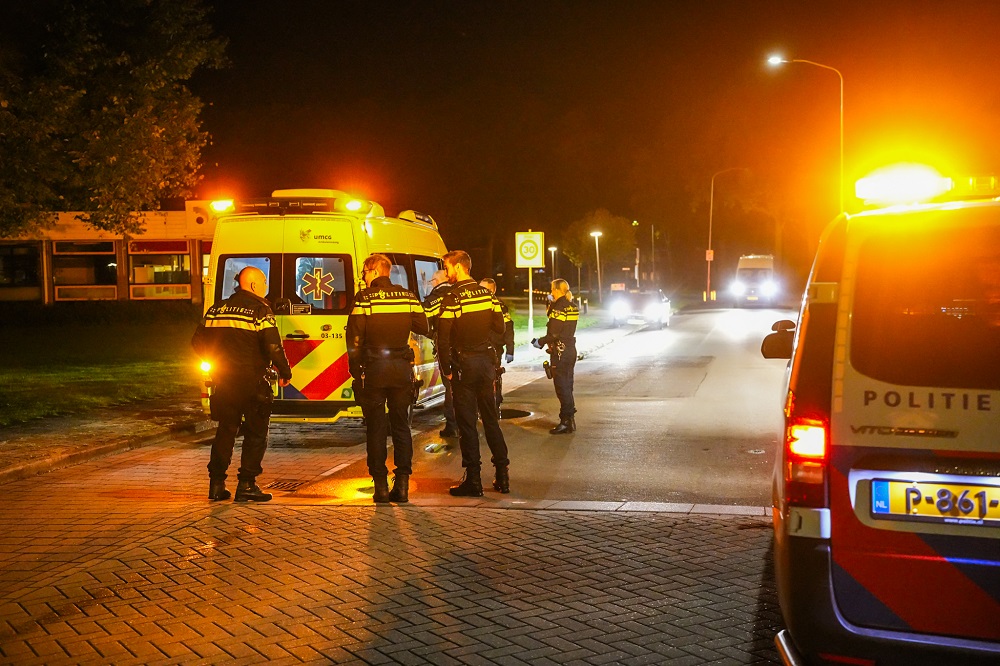 Gewonde man aangetroffen bij bushalte na melding steekpartij