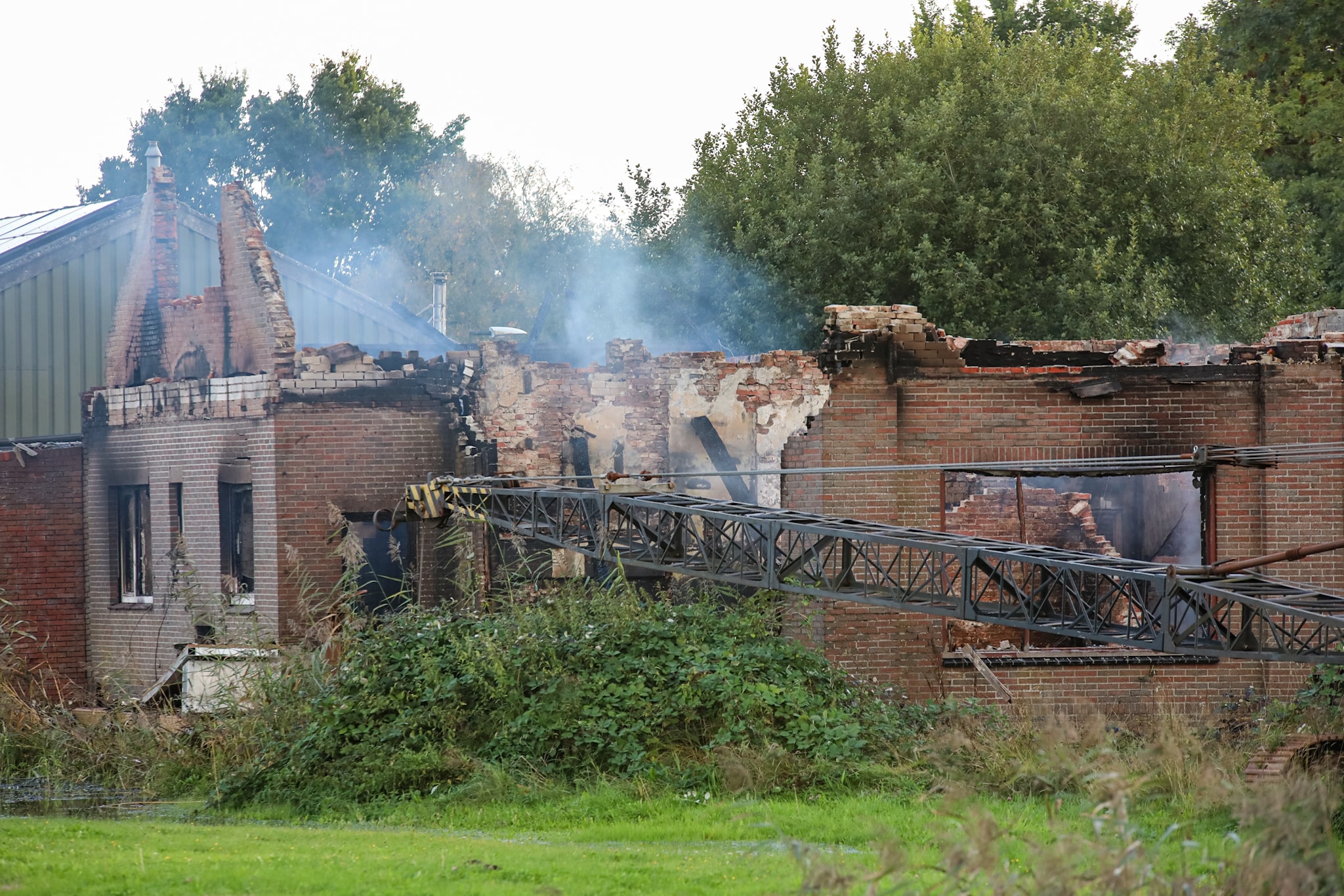 Brandweer opnieuw in actie bij woningbrand