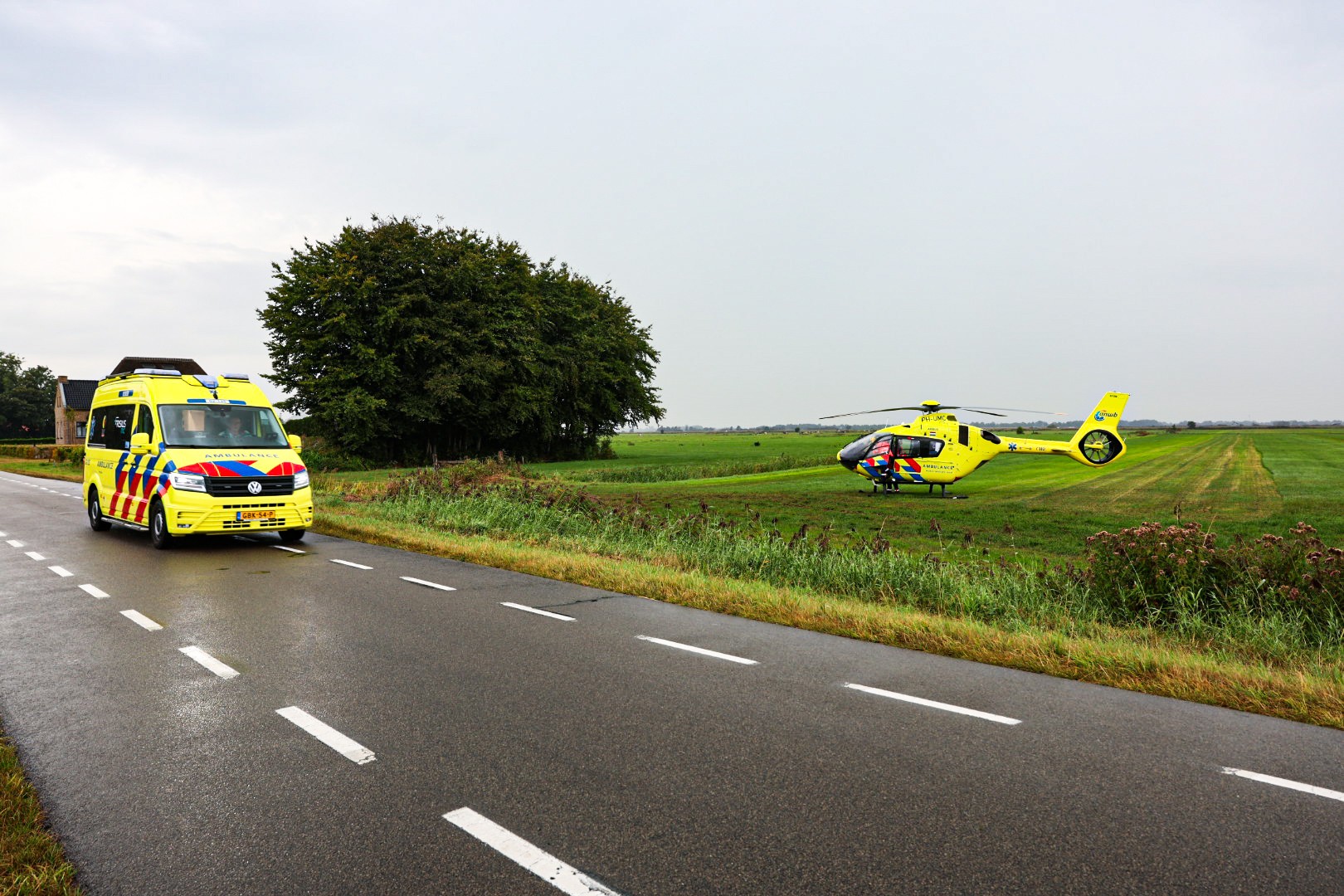 Boer ernstig gewond nadat koe over hem heen liep