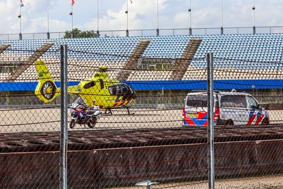 Motorrijder zwaargewond na crash op TT Assen