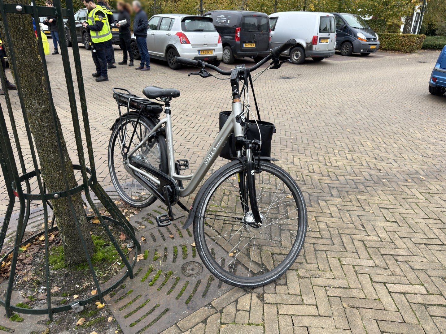 Meisje gewond na aanrijding met auto op parkeerplaats