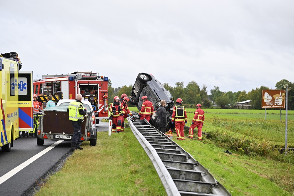 Bestuurder bekneld na ernstig ongeval