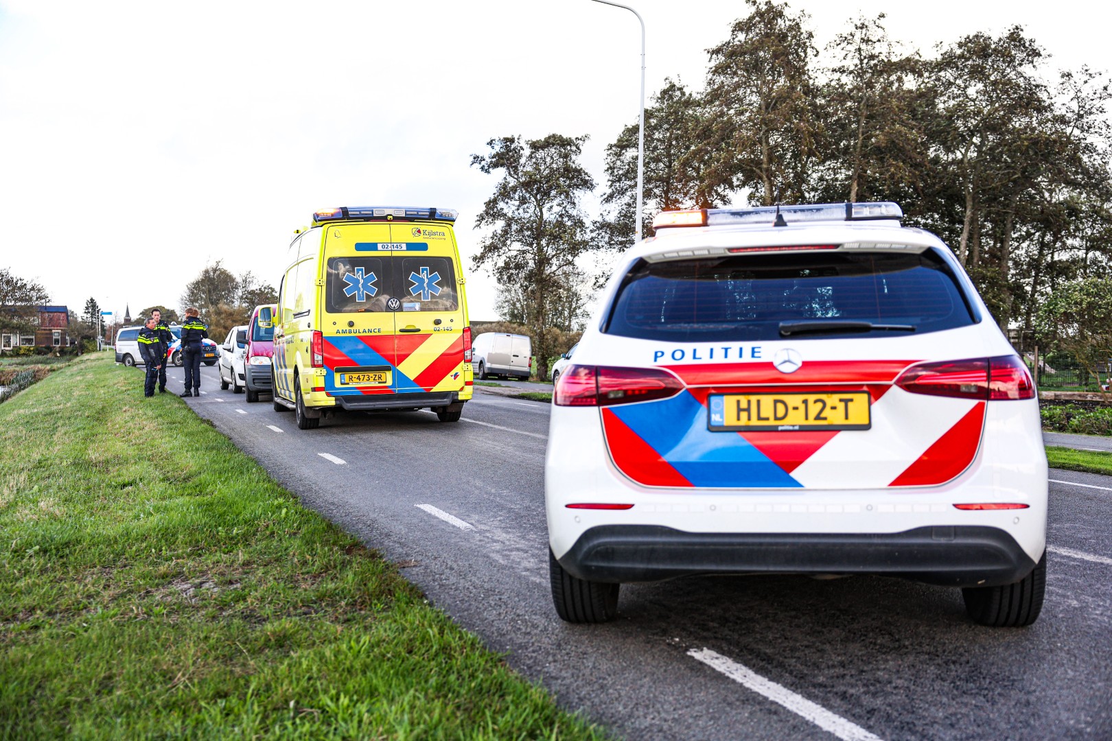 Twee gewonden bij kop-staartbotsing op N924