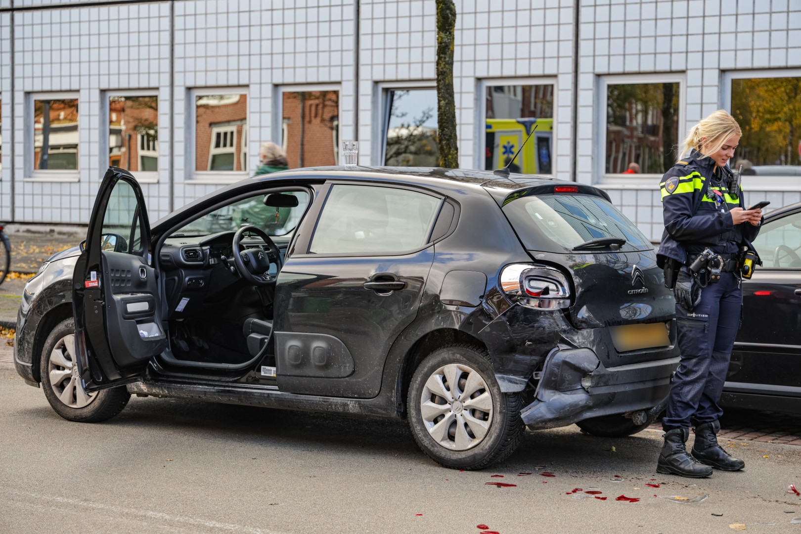 Gewonde bij botsing tussen busje en auto