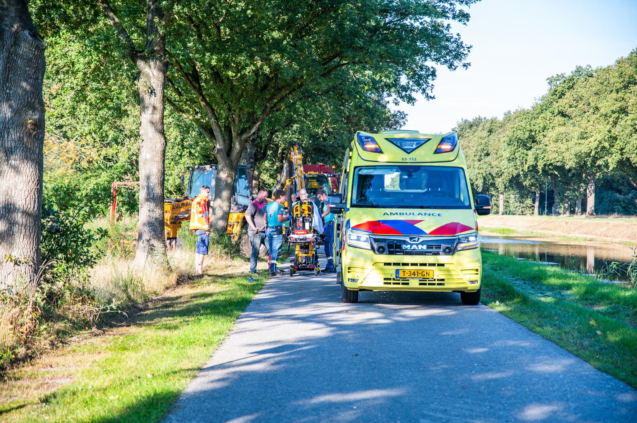 Fietser gewond na mogelijk ongeval met trekker