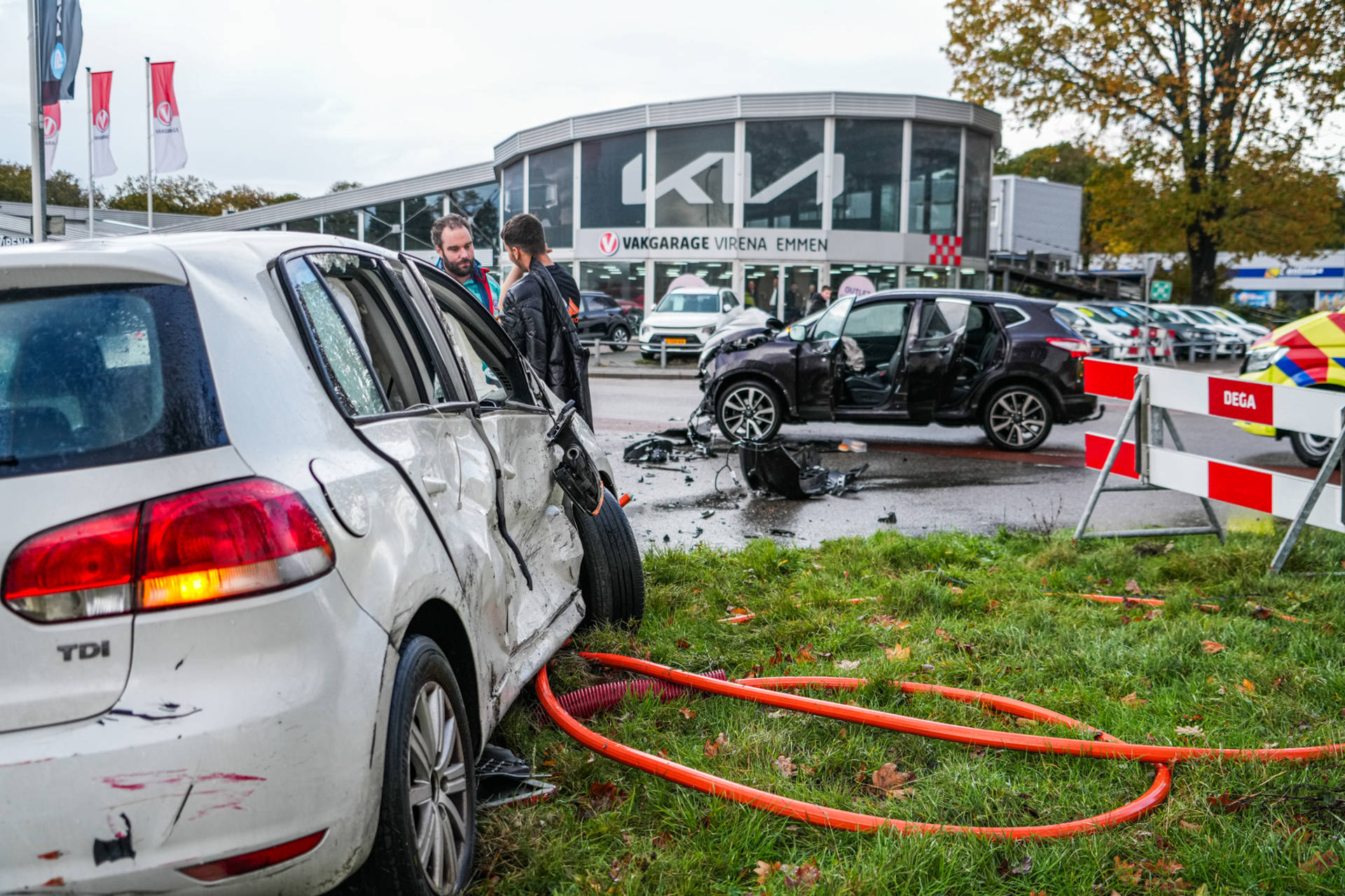 Flinke botsing op kruising met twee auto’s
