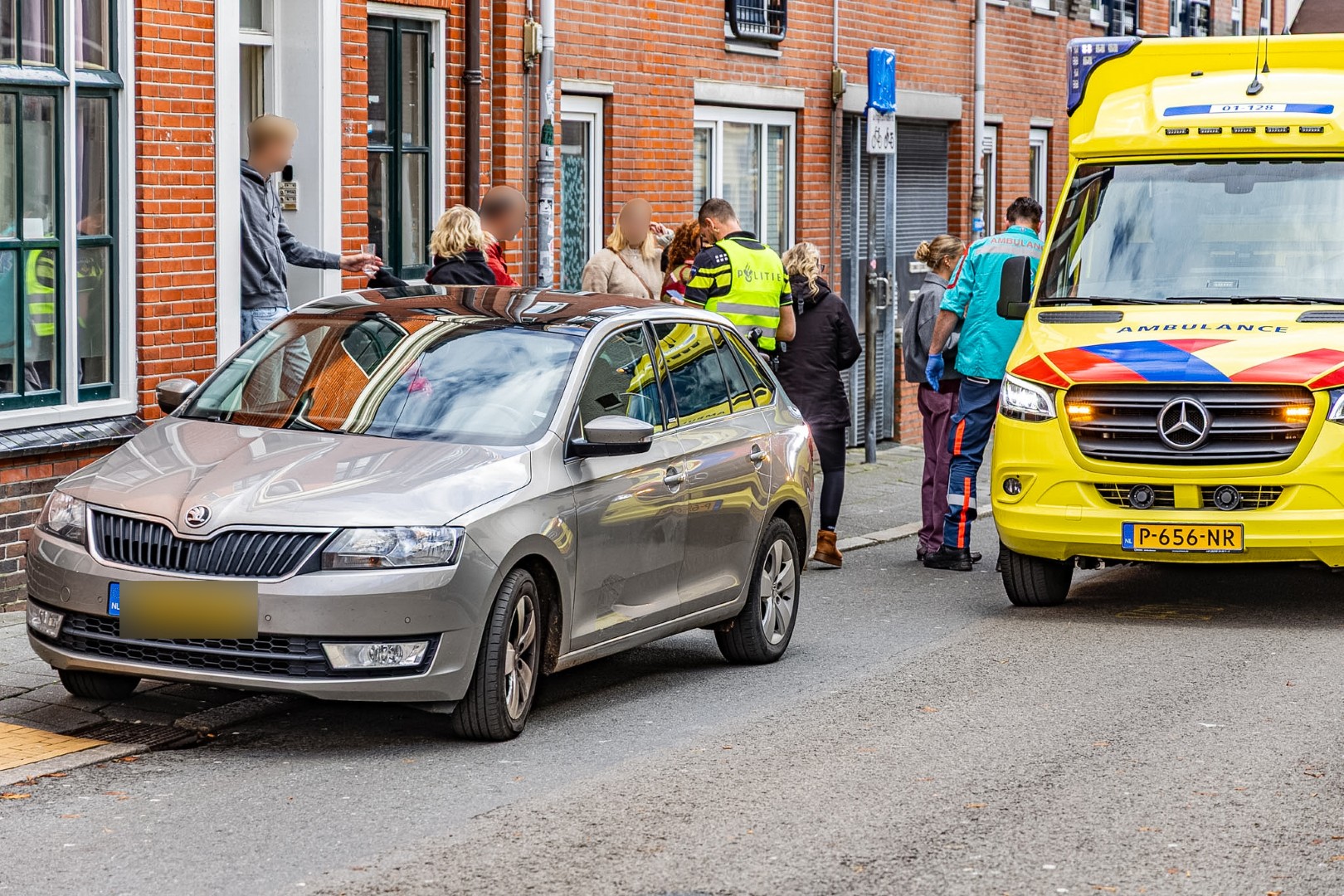 Fietser gewond na aanrijding met auto in stad
