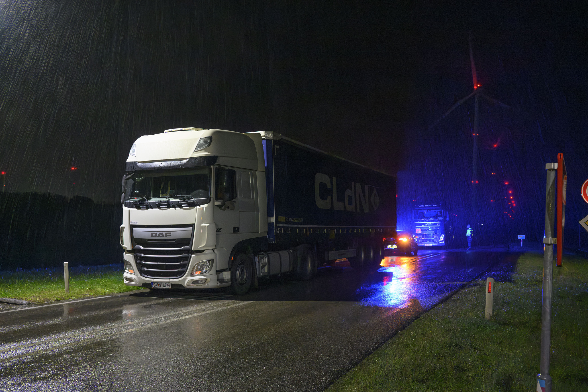 Dronken vrachtwagenchauffeur met 1,6 promille klemgereden