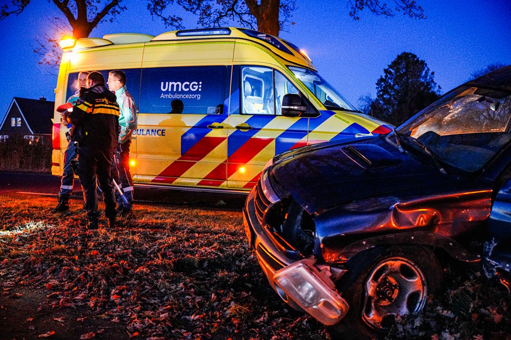 Veel schade door botsing tussen drie voertuigen