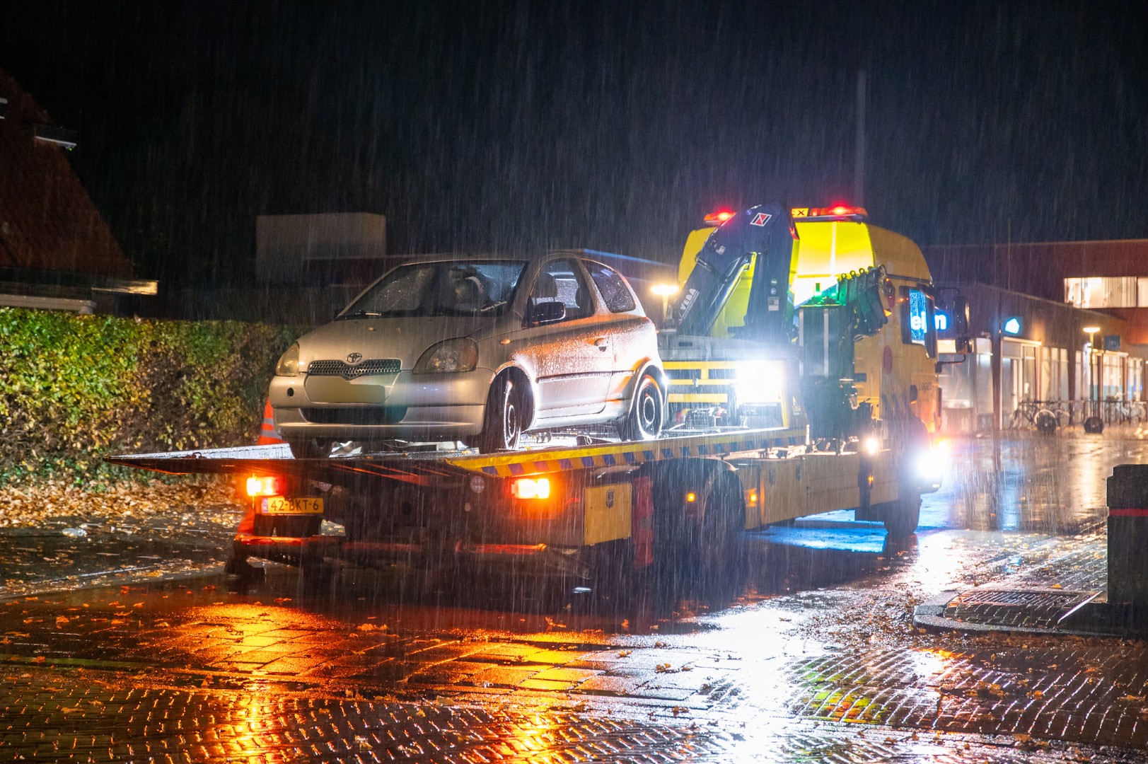Politie zoekt twee vrouwen na winkeldiefstal in winkelcentrum